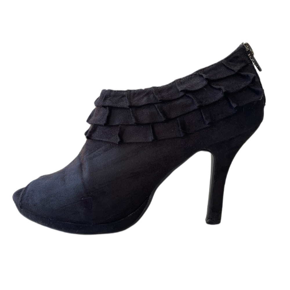 Rampage Poppie Black Faux Suede Peep Toe Pumps